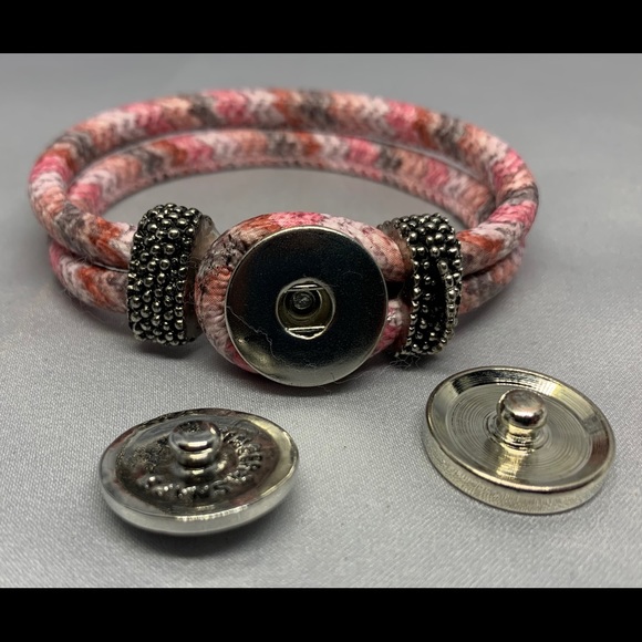 ✨Pink & Gray Noose Style Snap Button Bracelet Set - Picture 2 of 5